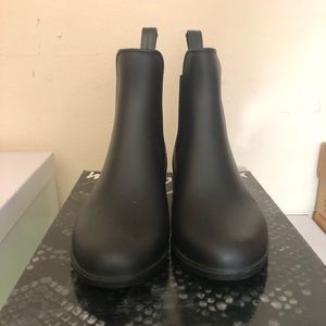 Sam Edelman Tinsley Black Short Rain Boots - sz 6